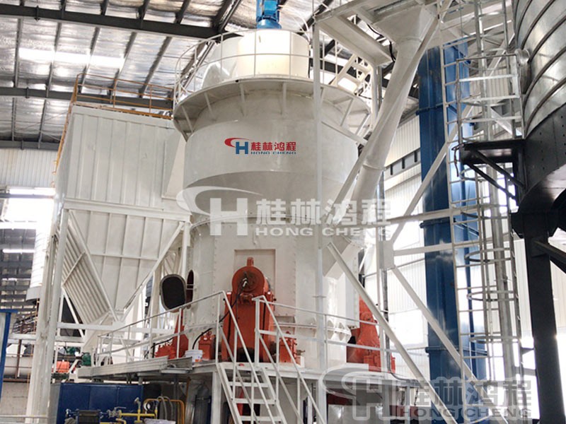 桂林鴻程環(huán)保針狀石油焦加工流程設(shè)備 HLM石油焦立式磨粉機